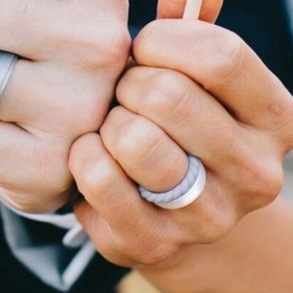 QALO Slicone Wedding Ring STACKABLES